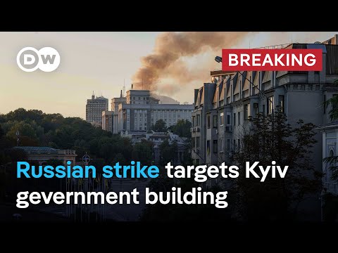 Russia strikes Ukrainian government building for the first time in war | DW News