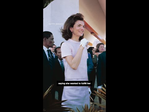 This hotel still keeps Jackie Kennedy’s cocktail glass