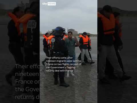 French police use pepper spray on migrants attempting to cross English Channel