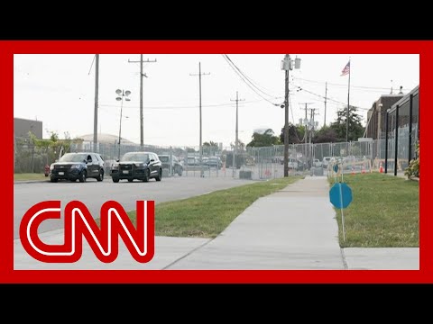 After judge’s ruling, National Guard troops absent outside Chicago area ICE facility