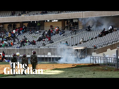 Kenyan police fire teargas to disperse mourners at Raila Odinga’s public viewing