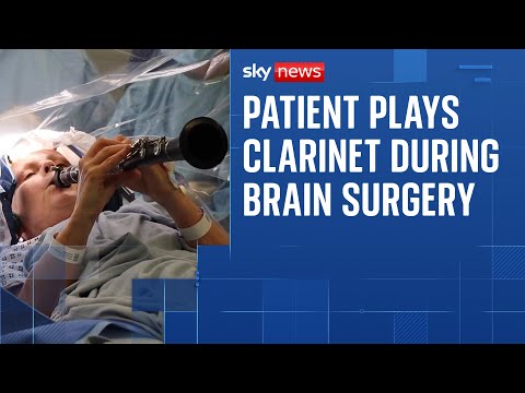 Parkinson’s patient plays clarinet during brain surgery