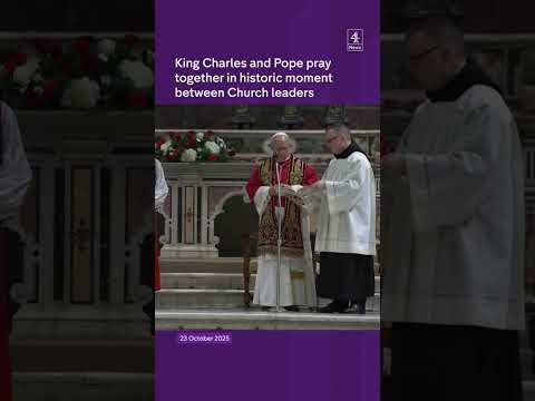 King and Pope pray together