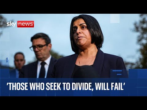 Home secretary and mayor of Greater Manchester visit scene of Manchester synagogue terror attack