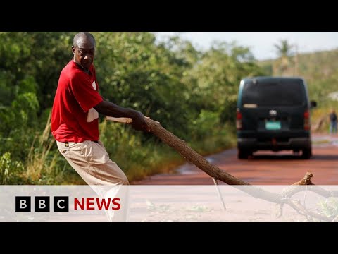 Jamaicans reveal devastation as hurricane causes floods and power cuts | BBC News