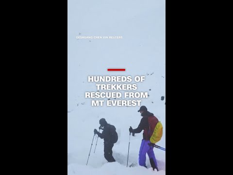 Hundreds of trekkers rescued from Mt Everest