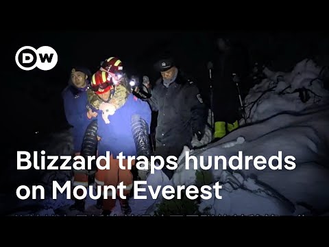 Rescue mission ongoing: What makes it so difficult? | DW News
