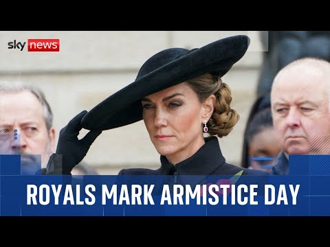 Princess of Wales lays Armistice Day wreath – as Queen marks event at Paddington