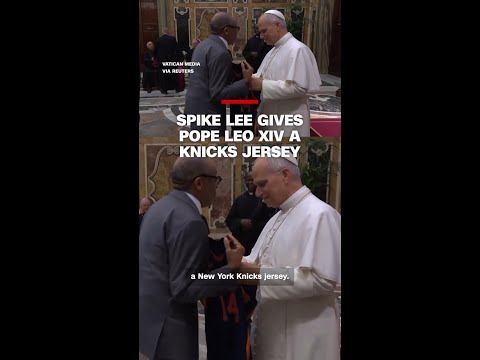 Spike Lee gives the Pope a New York Knicks jersey