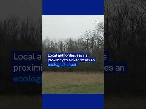 Mountain of rubbish dumped near UK village | DW News