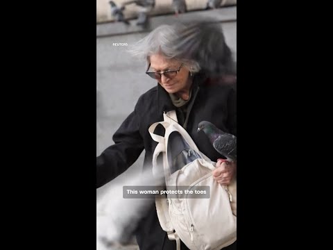 The Parisian woman protecting pigeon’s toes