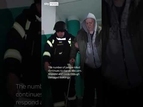 Death toll rises after Russian strikes on Ukrainian city