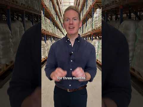 Tonnes of aid stuck outside Gaza