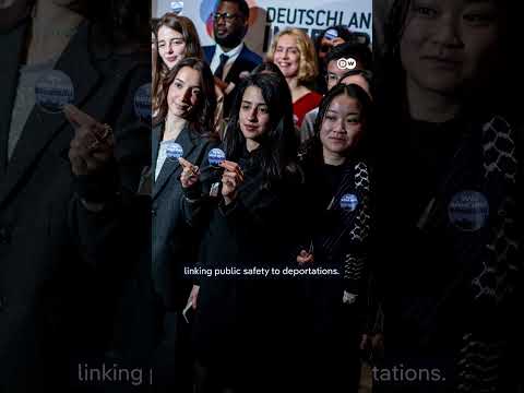 Walkout during German chancellor’s speech | DW News