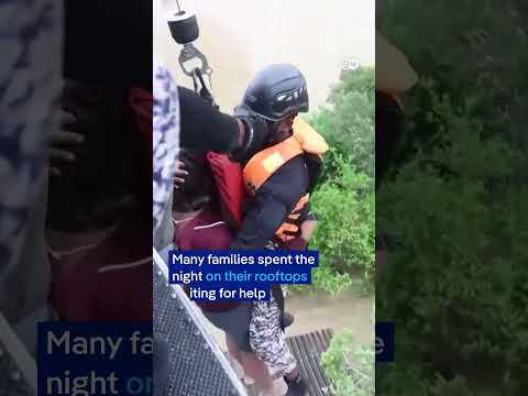 Sri Lankan rescue crews airlift people to safety following cyclone | DW News