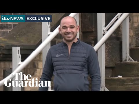 Moment mistakenly released prisoner Billy Smith hands himself in