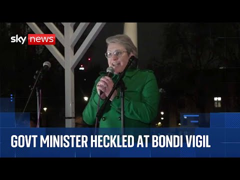 Minister heckled at Jewish vigil to commemorate victims of Bondi attack