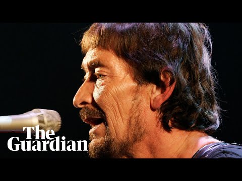 Chris Rea, singer-songwriter behind Driving Home for Christmas, dies aged 74
