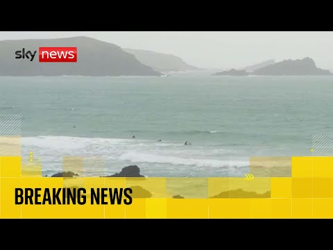 UK weather live: ‘Weather bomb’ storm about to hit UK – after red ‘danger to life’ warning issued