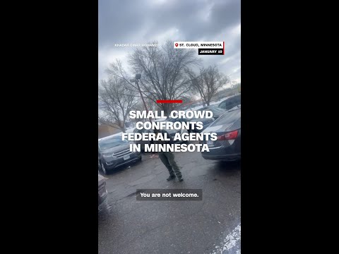 Small crowd confronts federal agents in St. Cloud, Minnesota