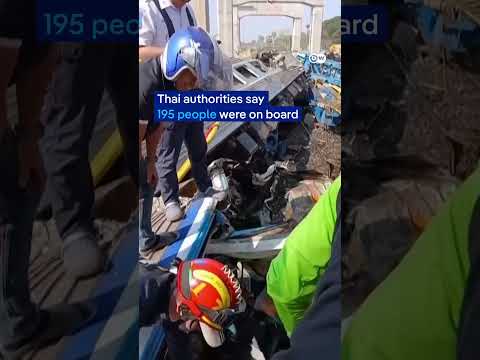 Construction crane collapses onto train in Thailand | DW News