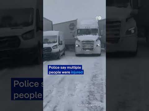 Over a hundred vehicles pile up on gighway after crash | DW News