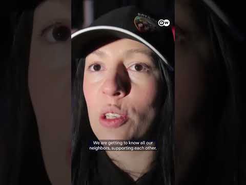 DIY outdoor dance party attracts Kyiv families during cold and massive power cuts | DW News