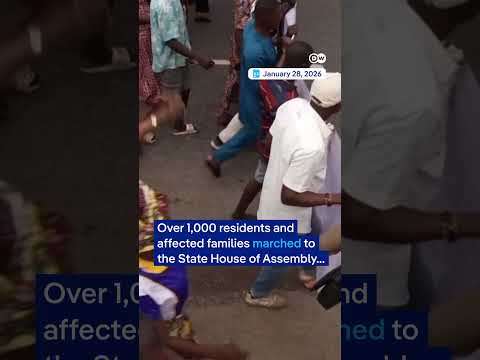 Police fire teargas at Lagos residents protesting Makako demolitions | DW News