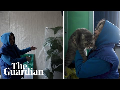 Ukrainians forced to be imaginative to keep warm amid energy blackout