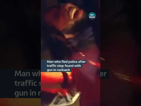 Police in London found a handgun in the rucksack of a man who tried to flee a traffic stop #itvnews