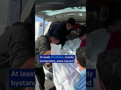 Israeli air strike hits a police vehicle in central Gaza | DW News