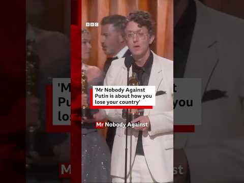 Mr Nobody Against Putin wins best documentary feature Oscar. #Oscars #BBCNews