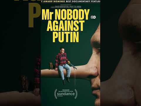 ‘Mr. Nobody Against Putin’ wins the best documentary Oscar | DW News