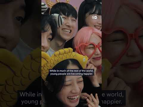 Are you scrolling away your happiness? | DW News