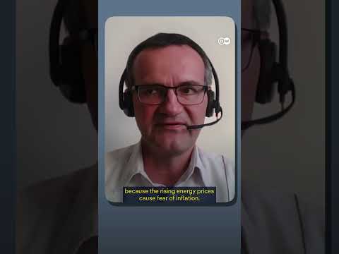 Why is gold falling despite global turmoil? | DW News