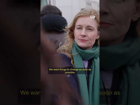 “We live in constant fear” – Iranian voices at the Turkish border | DW News