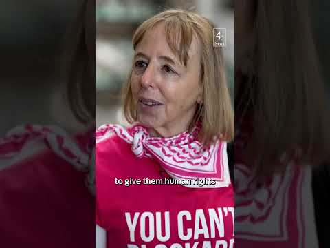 Activist confronts US Senator over Cuba, during interview