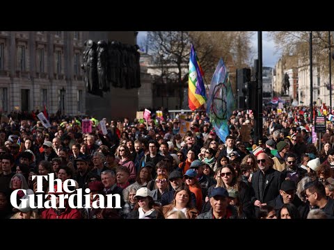 Huge crowds take part in central London march against the far right