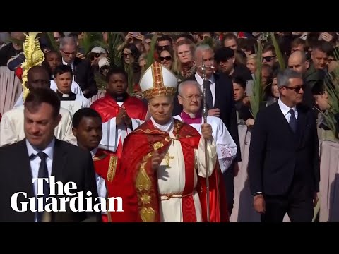 Pope says God rejects prayers of leaders who wage wars