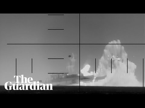 US submarine sinks Iranian warship