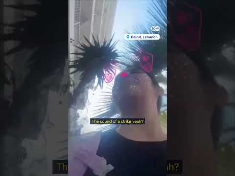 Girl panics while capturing Israeli airstrike on Snapchat | DW News