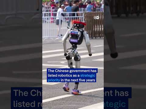 China: Robot wins half marathon as industry races forward | DW News