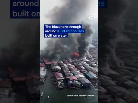 Malaysia: Fire destroys water village, leaving thousands homeless | DW News