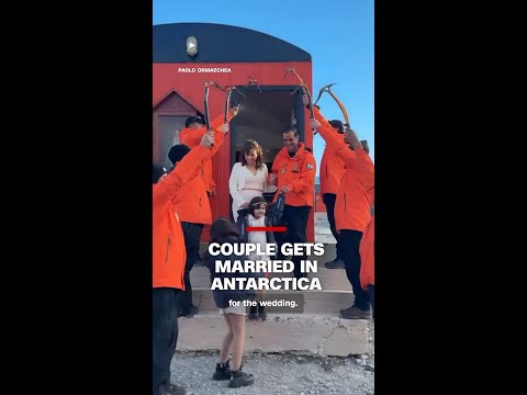 Couple gets married in Antarctica