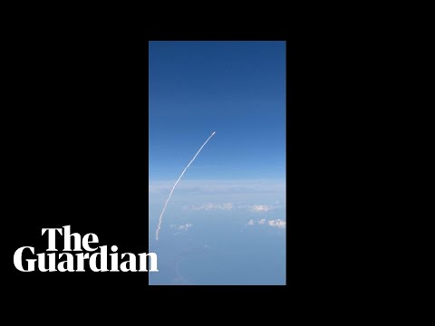 Footage captured by plane passenger shows Artemis launch from air