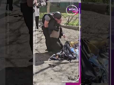 Man mourns his mother after Russian attack