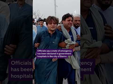 Car bomb attack kills at least 21 officers in Pakistan
