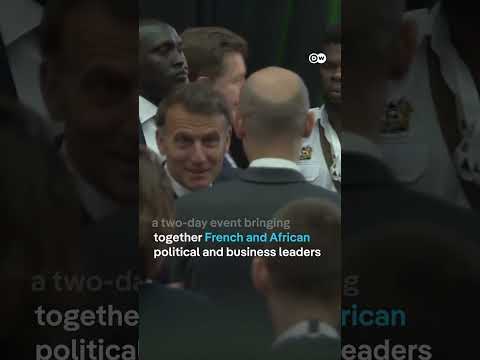 Moment: French President Emmanuel Macron tells noisy audience to be quiet | DW News