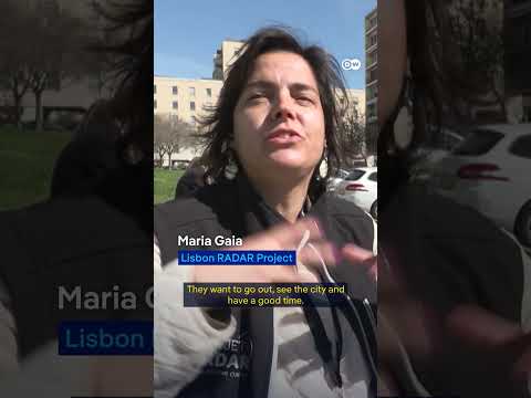 Portugal: Lisbon locals build networks against loneliness | DW News