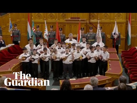 Roma children make history by performing Roma hymn at Hungarian parliament